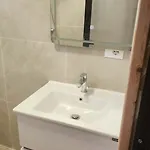 بيت خشبي Uniklajd Villa-s