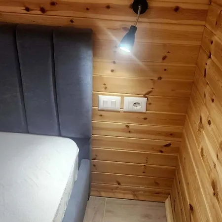 Uniklajd Villa-s Golem (Tirana)