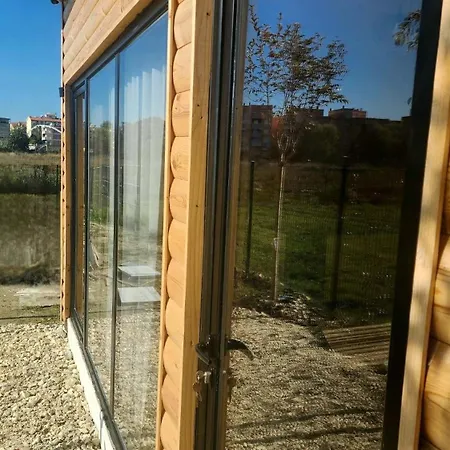 Uniklajd Villa-s *