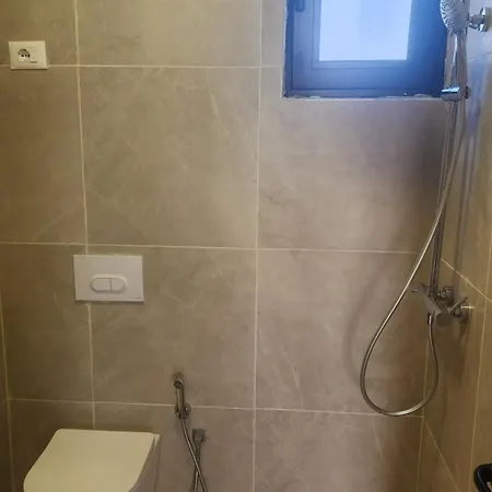 Uniklajd Villa-s Golem (Tirana)