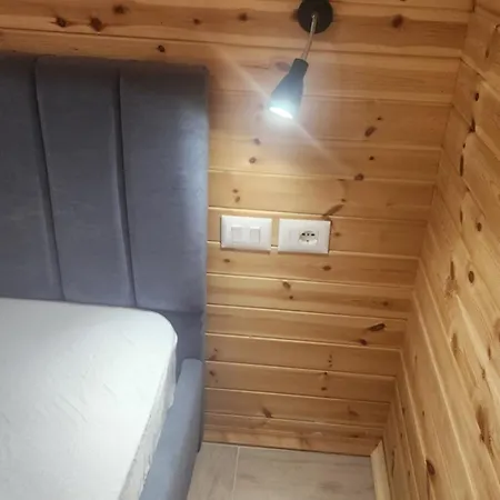 Uniklajd Villa-s * Golem (Tirana)