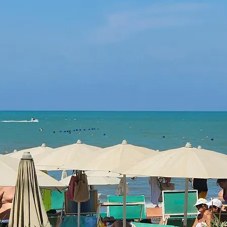 Uniklajd Villa-s Lodge *