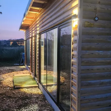 Uniklajd Villa-s Lodge Golem (Tirana)