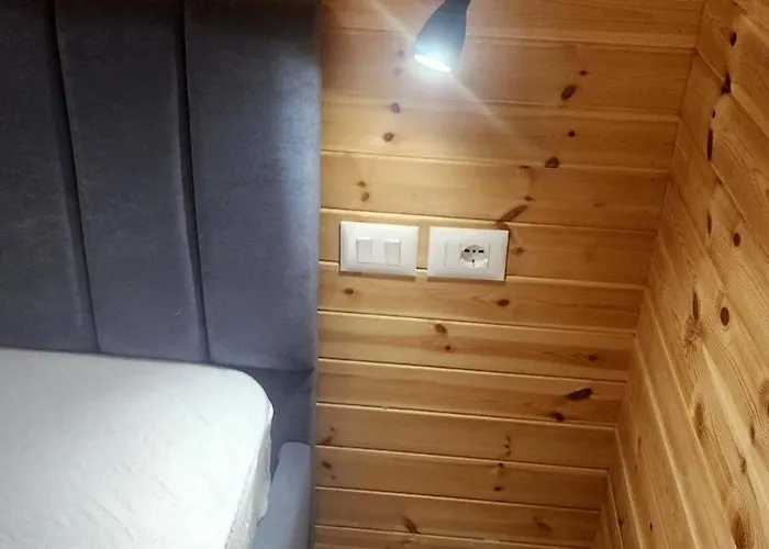 Uniklajd Villa-s Golem (Tirana)