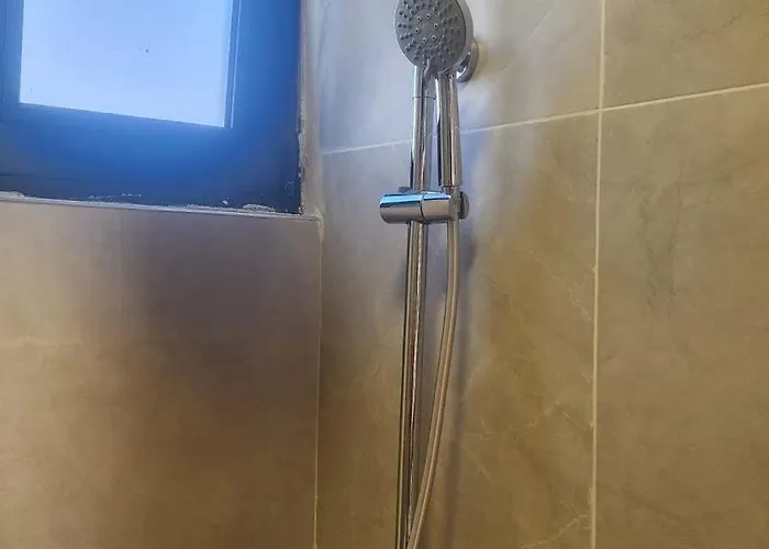 Uniklajd Villa-s Lodge Golem (Tirana)