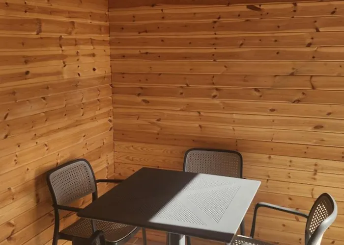 Uniklajd Villa-s Lodge Golem (Tirana)