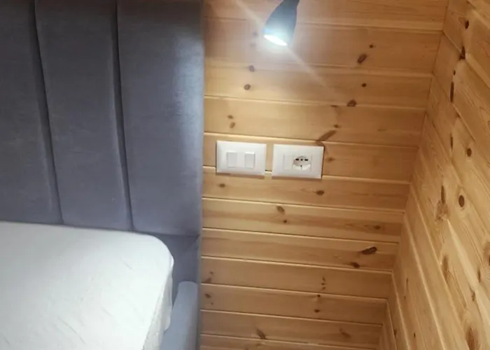 Uniklajd Villa-s * Golem (Tirana)