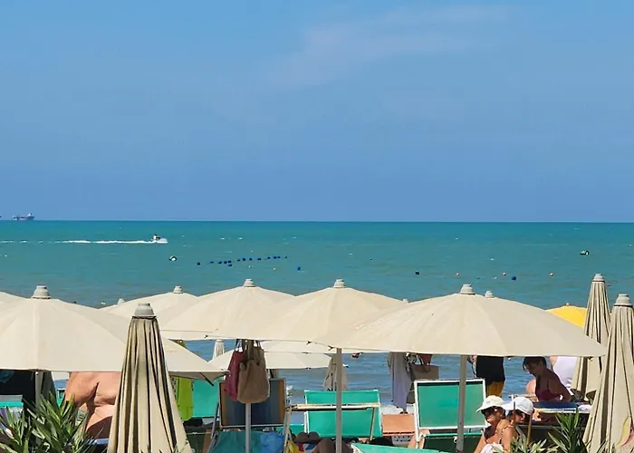 Uniklajd Villa-s Lodge *