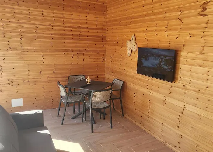 Uniklajd Villa-s Golem (Tirana)